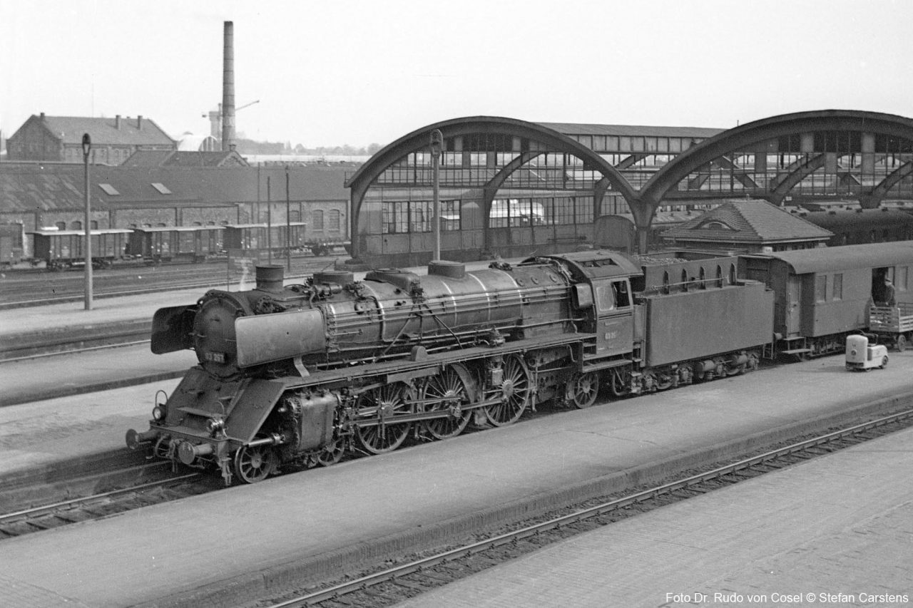 03 267 mit E 581 Goslar–Sande Oldenburg April/Mai 1954