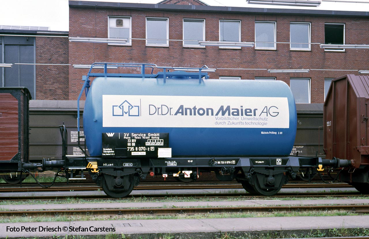 735 8 070 der 3V Service GmbH im April 1985 im AW Hamburg-Harburg