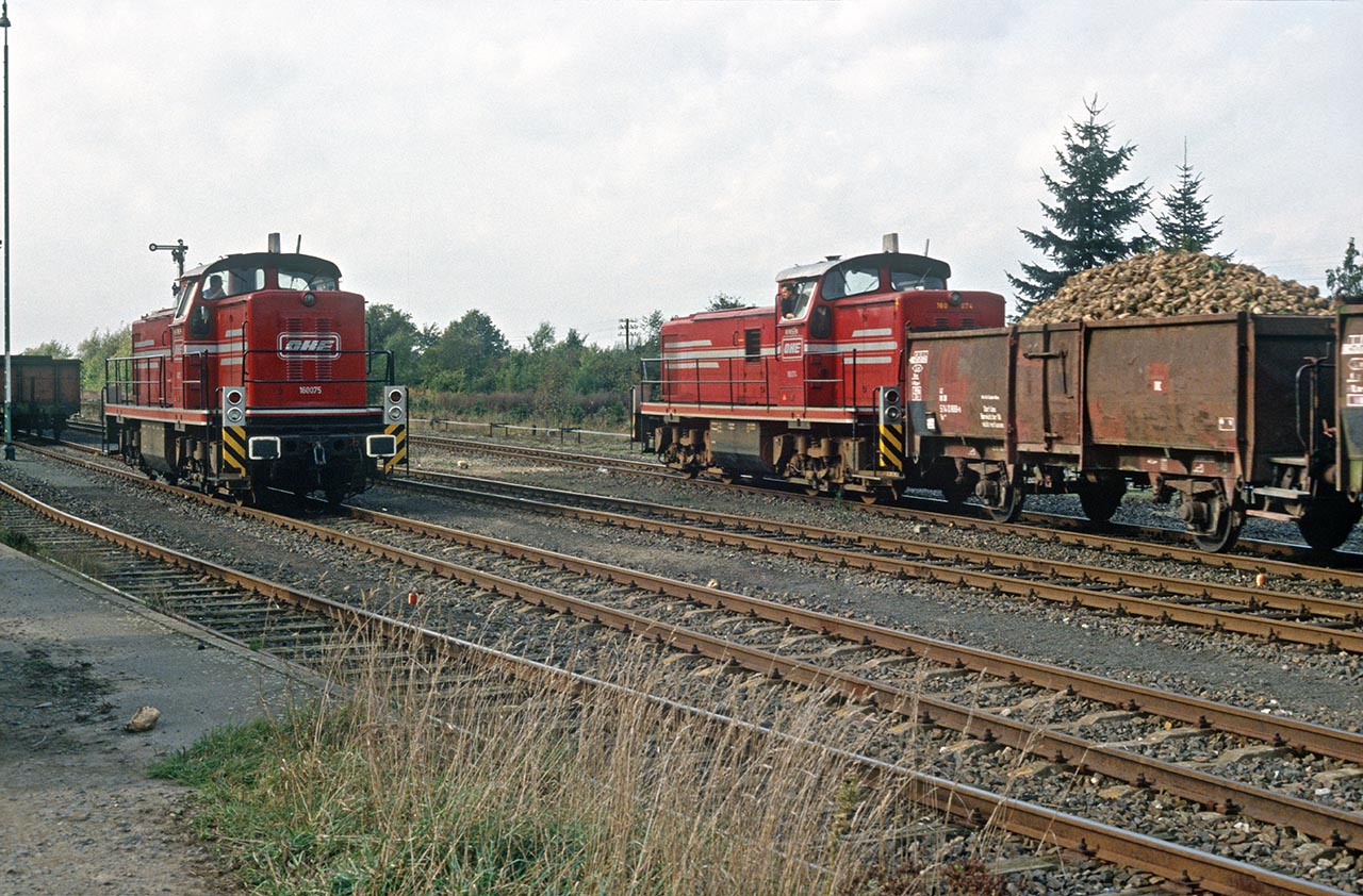 OHE 160074 und 160075 (beide MaK G1600 BB) in Wieren 17. Oktober 1991