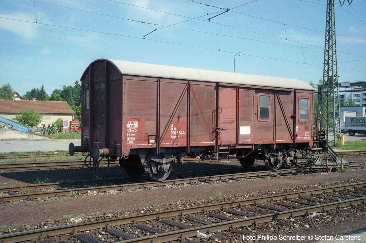 Der Pwghs 054 950 5 544, aufgenommen im Sommer 1996 oder 1997 in Traunstein
