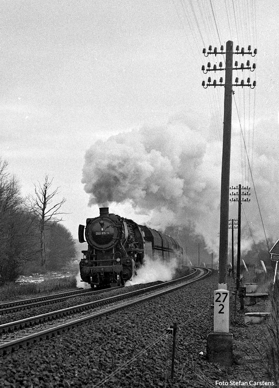 Auch der am 22. Dezember 1973 von 050 815 gezogene Gdg 47491 Lehrte-Helmstedt brachte Kohle aus dem Ruhrgebiet nach Berlin.