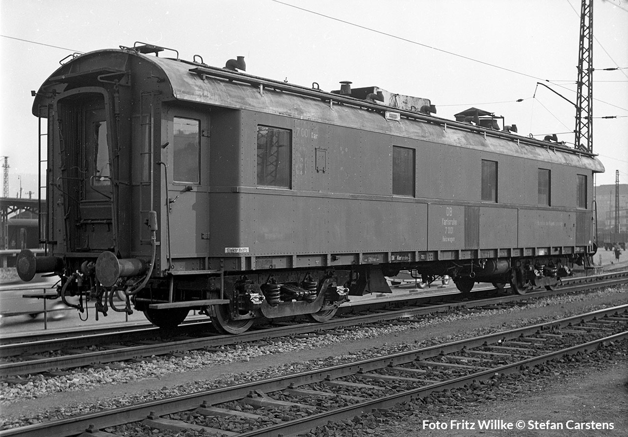 Heizwagen 7001 Kar Stuttgart Hbf